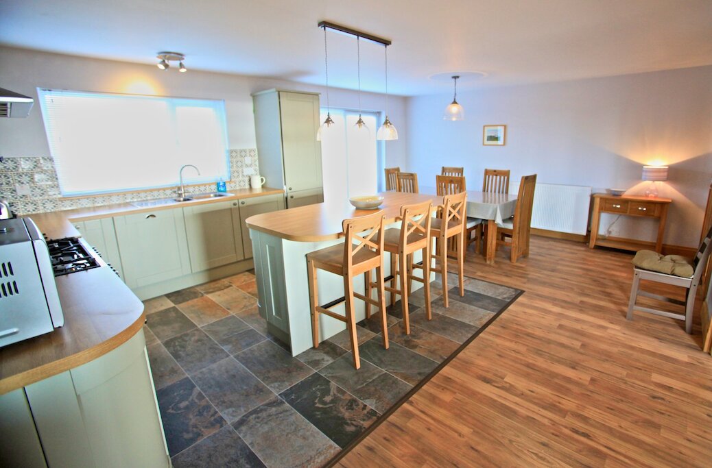 Kitchen/dining Kitchen/dining