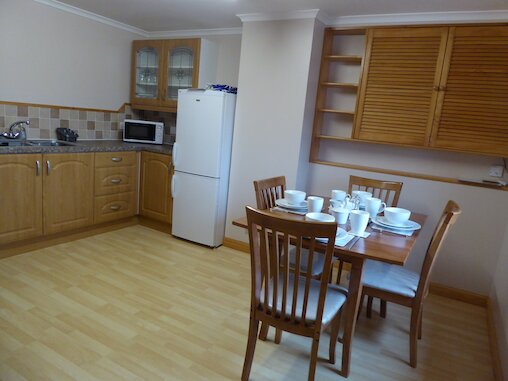 Dining/kitchen