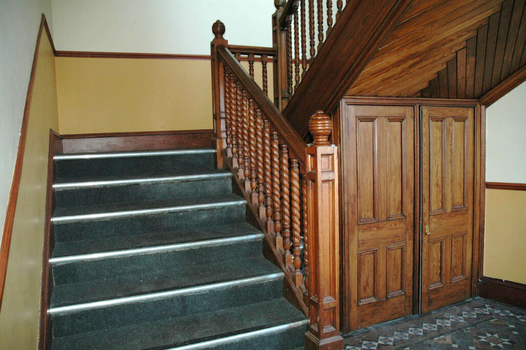 Entrance and barley-twist stair