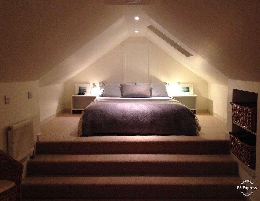Upstairs king size bed