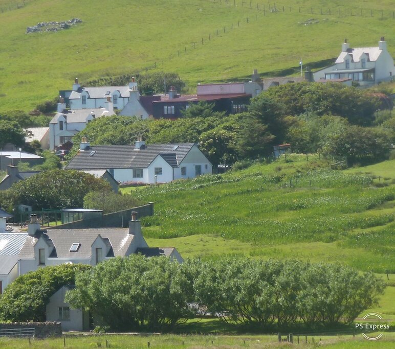 Hoswick cottages with Nort Neuk central