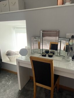 Vanity table