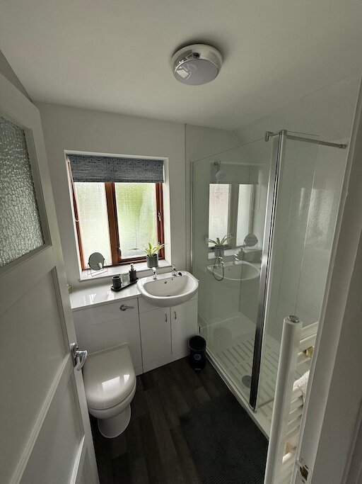 Bathroom on first floor Picture 4
