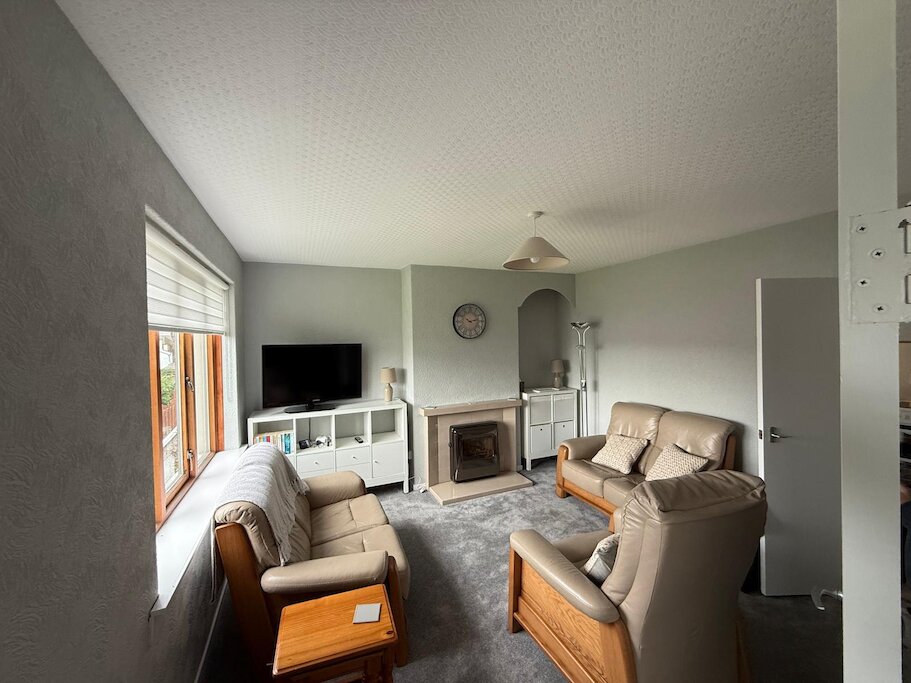 Living Room Picture 3