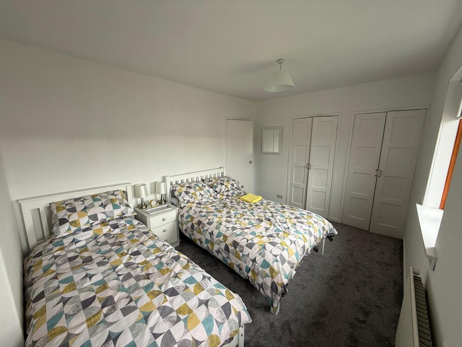 Bedroom 2 - Single and Double Bed Picture 6